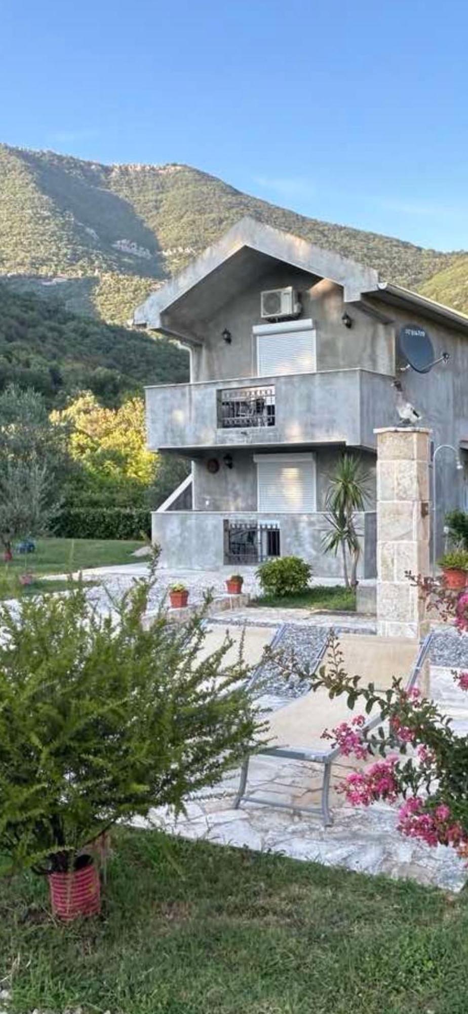 Studio Elena Tivat Bagian luar foto